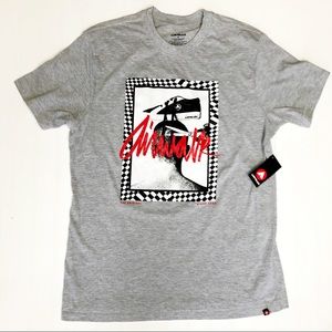 AirWalk Large Graphic Gray Size Medium T-Shirt